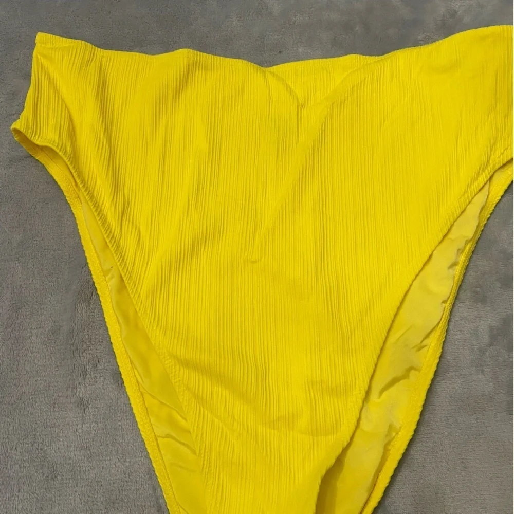 New! Frankie’s bikinis plisse cheeky bottoms Pina colada yellow 10750